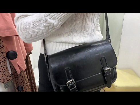 ❤️ Ëffentlech Masturbatioun vu jonke Bitch FeralBerry mat engem Dildo am Fittingsraum ️ Just Porno op lb.porngifer.ru ❌❤