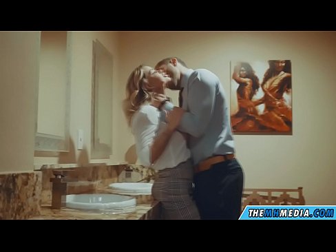 ❤️ Wann eng Busty Blond Iech an engem ëffentlechen Toilette verféiert ️ Just Porno op lb.porngifer.ru ❌❤